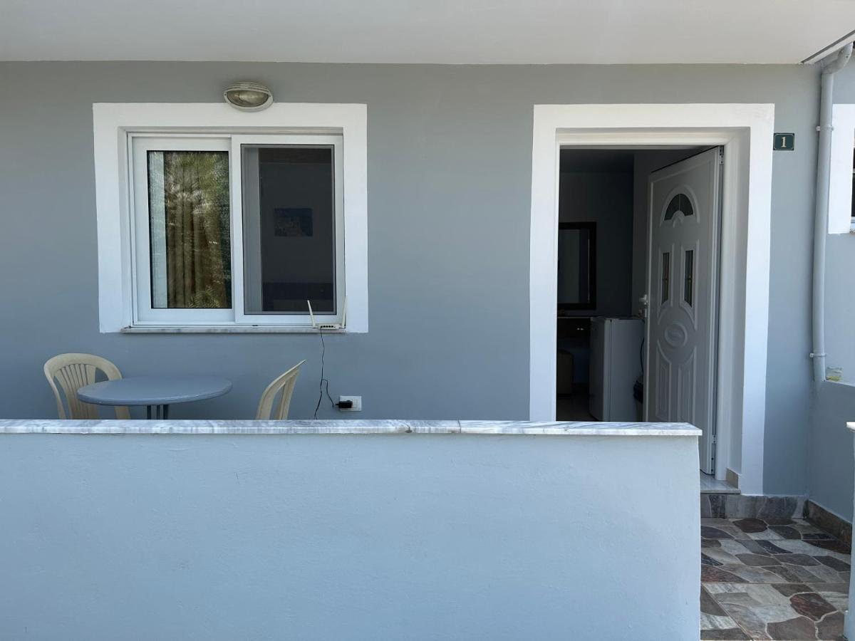 Eri Rooms Sarandë Exteriör bild