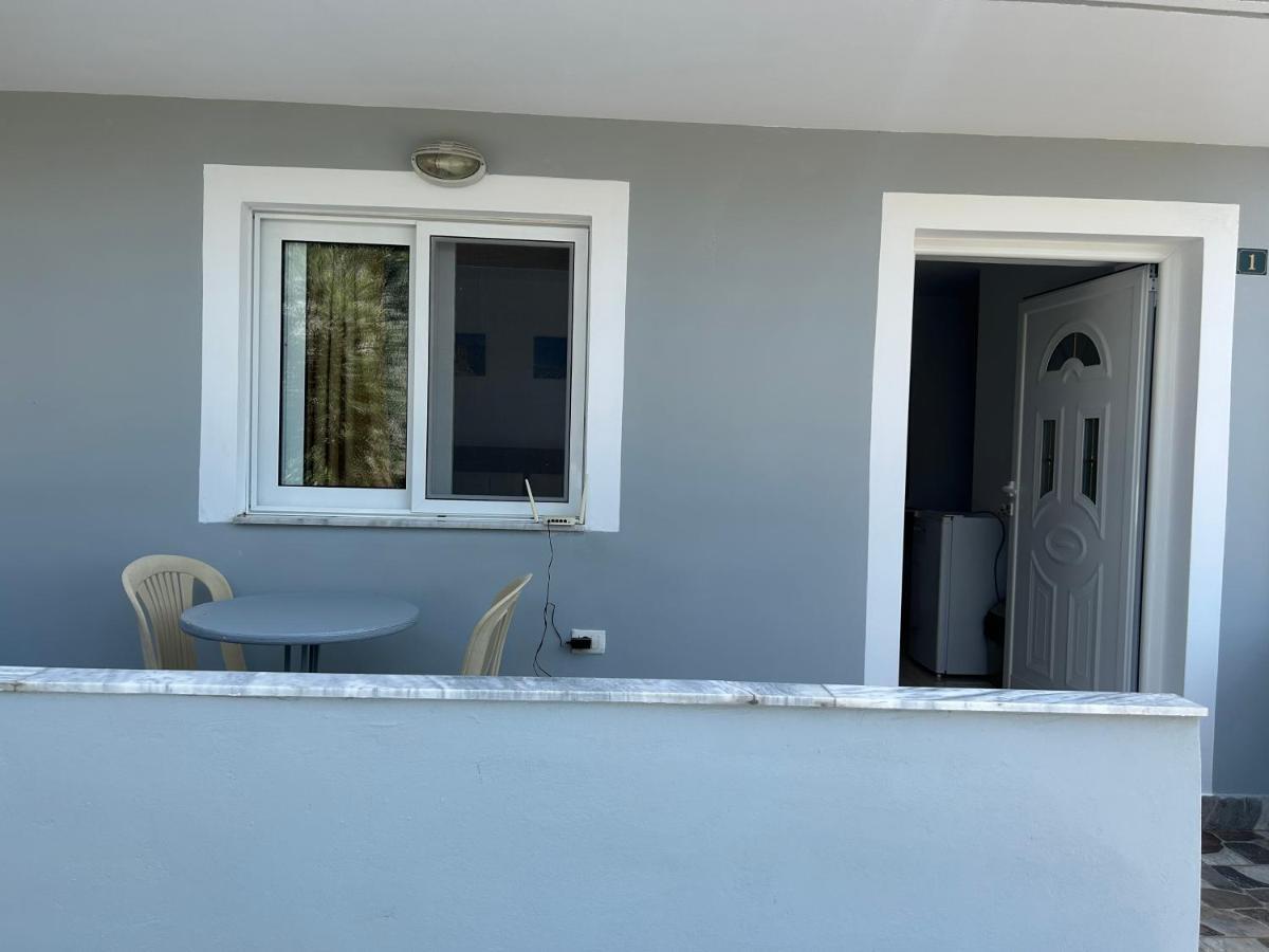Eri Rooms Sarandë Exteriör bild