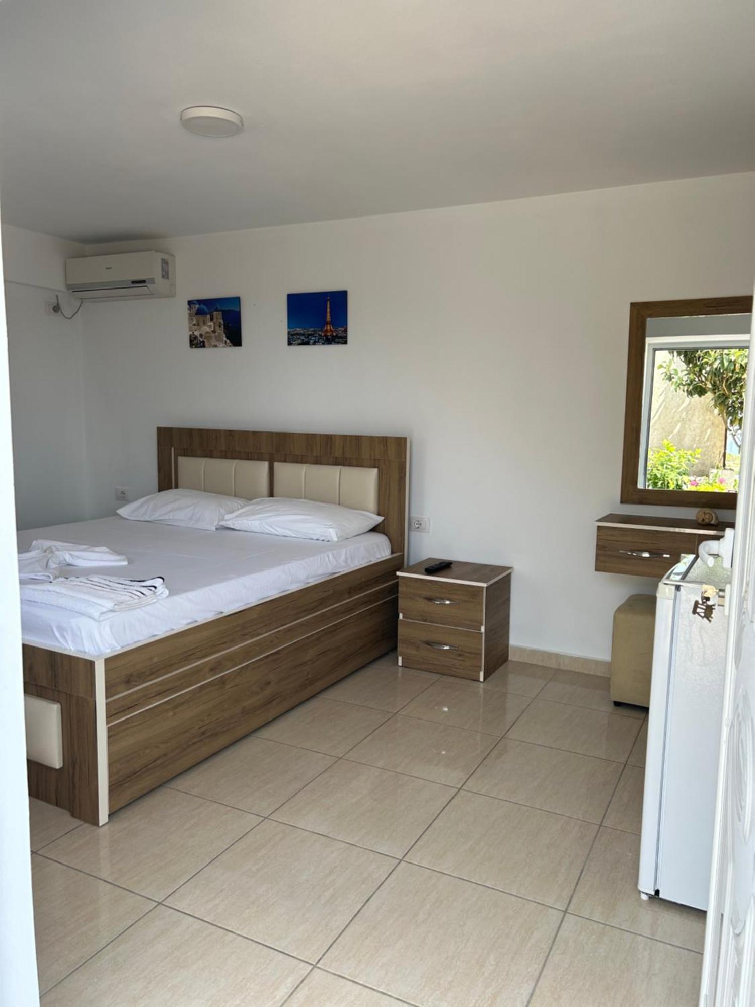 Eri Rooms Sarandë Exteriör bild