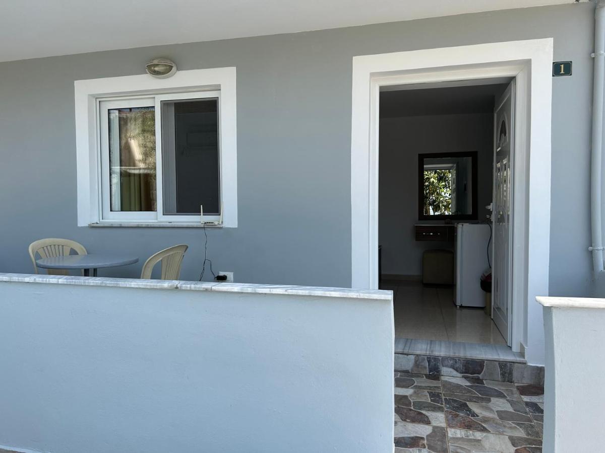 Eri Rooms Sarandë Exteriör bild