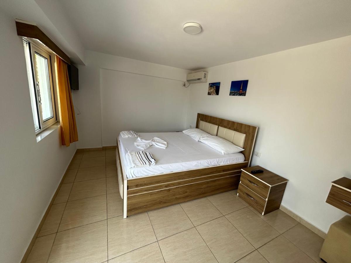 Eri Rooms Sarandë Exteriör bild