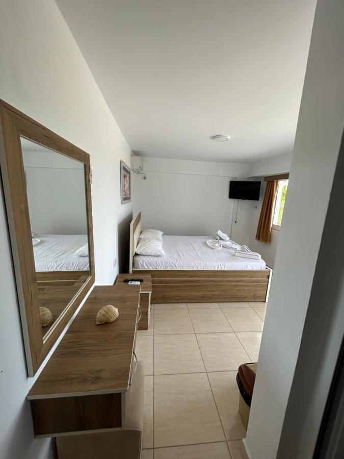 Eri Rooms Sarandë Exteriör bild