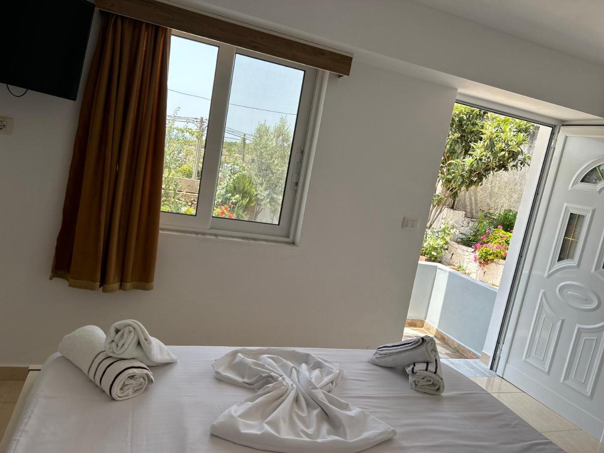 Eri Rooms Sarandë Exteriör bild