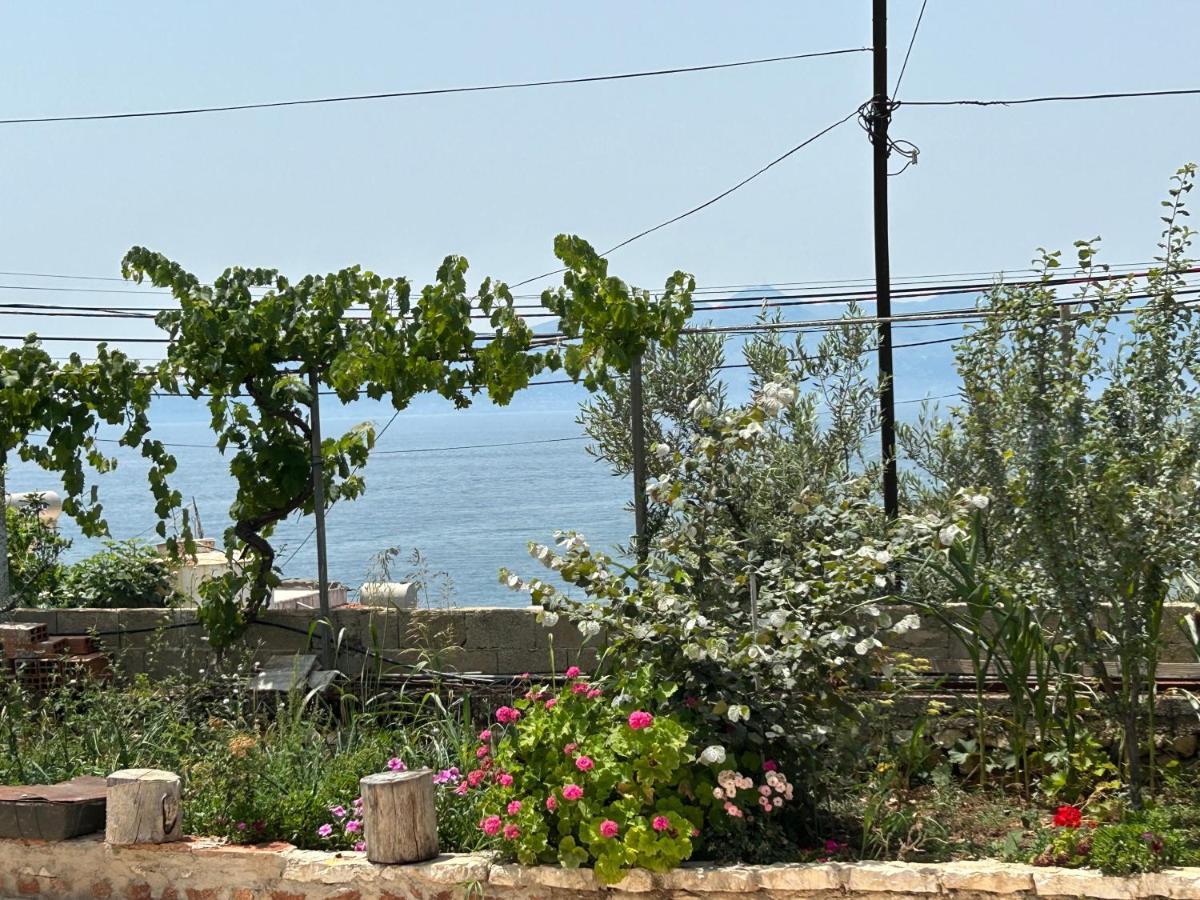 Eri Rooms Sarandë Exteriör bild