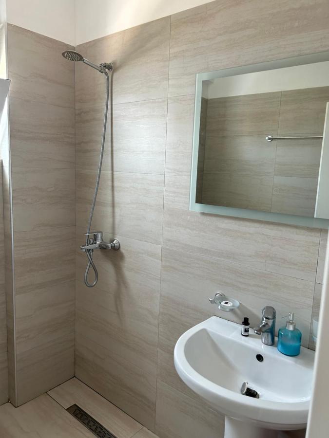 Eri Rooms Sarandë Exteriör bild